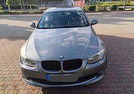 BMW 330i E92 Coupé - Top Zustand - Frischer Service