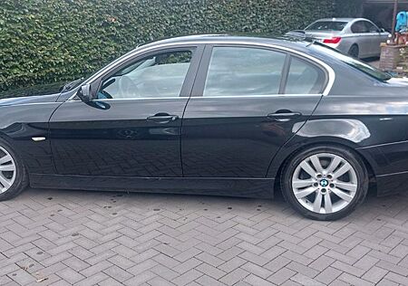 BMW 325i -