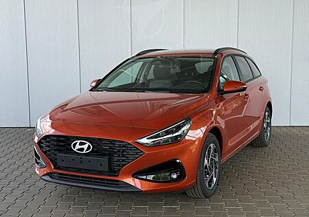 Hyundai i30 Kombi Comfort+1.5 GDI 6MT / Navi PDC V.&H...