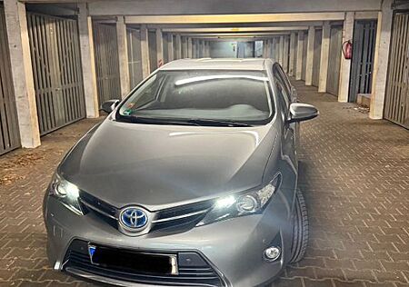 Toyota Auris Hybrid START Edition 1,8-l-VVT-i Temp SHZ