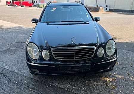 Mercedes-Benz E 270 E -Klasse T-Modell T CDI
