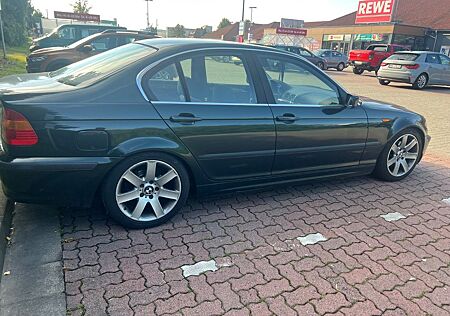 BMW 320i -