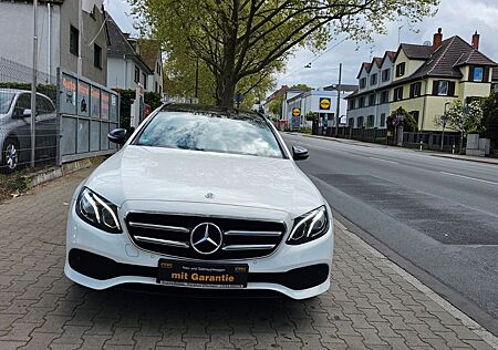 Mercedes-Benz E 220 d T Autom,Klimaaut,PDC,Navi,Facelef,PANORA