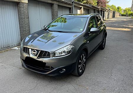Nissan Qashqai 2.0 dCi Automatik 4x4 360 Kamera*TÜV NEU