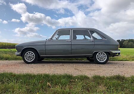 Renault R 16 TL mit 5-Gang