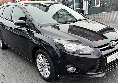 Ford Focus Turnier 2.0 TDCi Titanium Navi|Teilleder