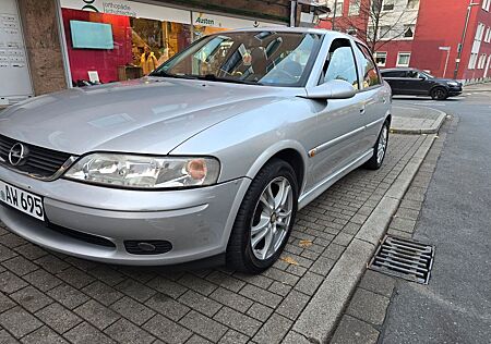 Opel Vectra 1.6 16V Sport Sport