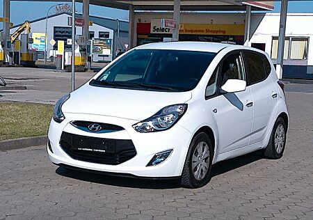 Hyundai ix20 Classic TÜV NEU VOLL S-HEFT AHK KLIMA