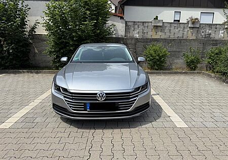 VW Arteon Volkswagen 2.0 TDI SCR DSG -