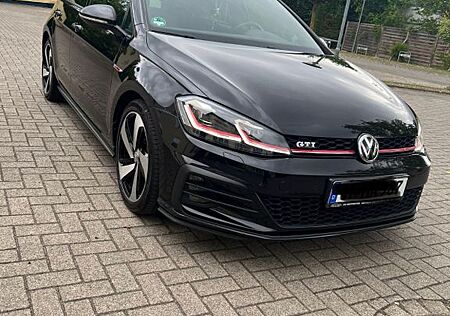 VW Golf Volkswagen VII GTI (2.0 TSI DSG), 230 PS,