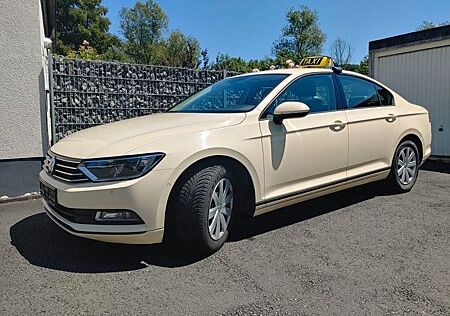 VW Passat Volkswagen 2.0 TDI SCR Trendline Trendline