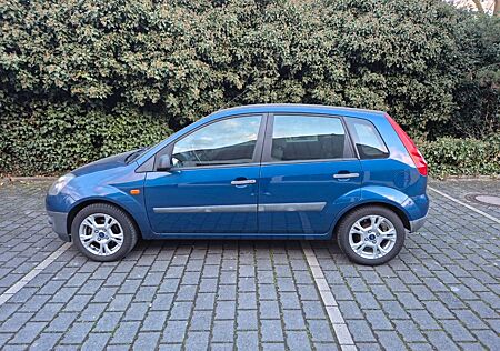 Ford Fiesta 1,4 16V Ghia