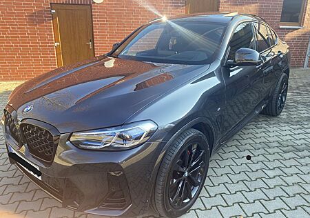BMW X4 xDrive30d AT -M-Sport/Pano/Kardon/Laser/AHK