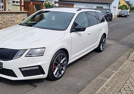 Skoda Octavia 2.0 TDI DSG Combi RS Stanheizung AHK