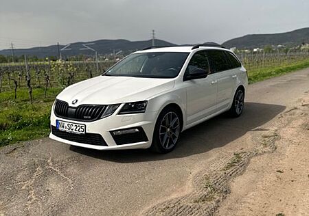 Skoda Octavia 2.0 TDI SCR DSG RS Combi RS