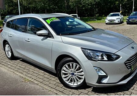 Ford Focus Titanium Winterpaket Rückfahrkamera