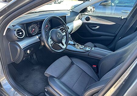 Mercedes-Benz E 220 d Autom. -