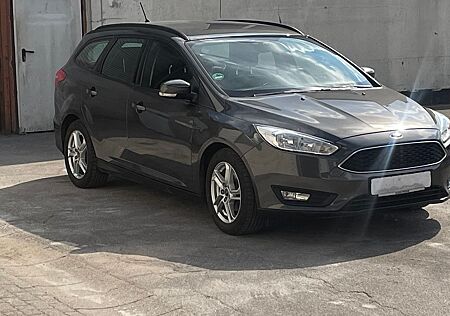Ford Focus 1-Hand,Klima,Sitzheizung,Navi,Tempo,Alu,Tüv07/27
