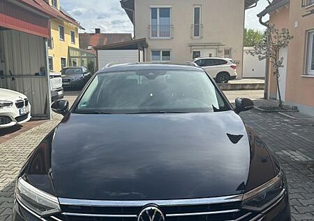 VW Passat Volkswagen 2.0 TDI SCR DSG Elegance Elegance