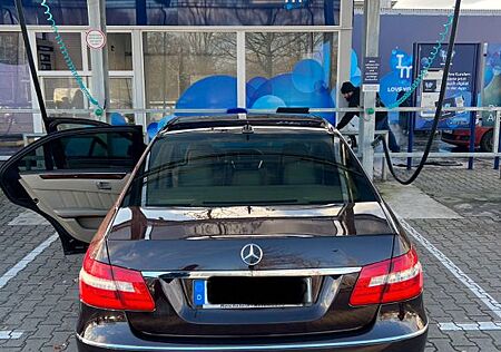 Mercedes-Benz E 220 CDI BlueEFFICIENCY ELEGANCE ELEGANCE