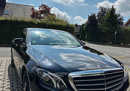 Mercedes-Benz E 220 d Autom. -