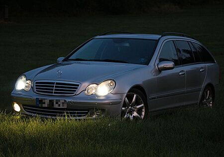 Mercedes-Benz C 180 K T Modell *Bi-Xenon*Navi*Sportfahrwerk*