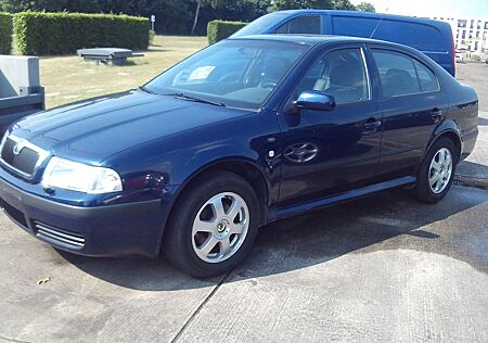 Skoda Octavia 2.0 Elegance, Leder, Klima, 1.Hand