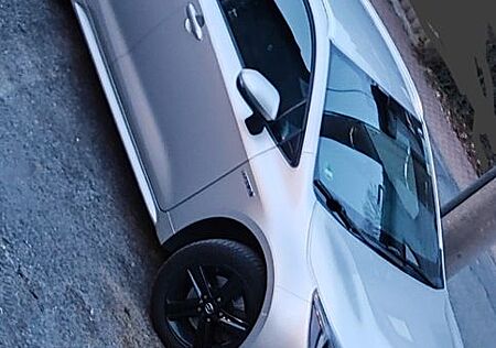 Toyota Corolla 2,0 Hybrid Team Deutsch Touring Spor...