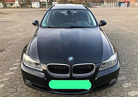 BMW 320i Touring -