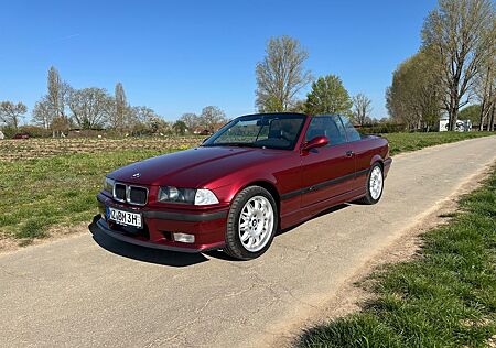 BMW 325i E36 Cabrio M Paket Leder H-Kennzeichen