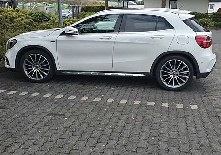 Mercedes-Benz GLA 200 d DCT /Pano/19"/AHK/AMG/ Edition/LED