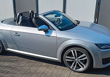 Audi TT Roadster, 230 PS, top, silber/grau, B&O, Navi
