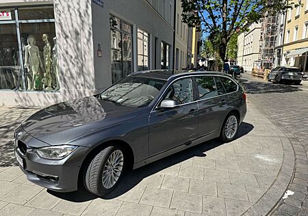 BMW 320d xDrive Touring Luxury Line Luxury Line