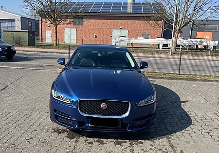 Jaguar XE 20d 180PS AWD Pure Automatik Pure