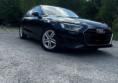 Audi A4 35 TDI S tronic -