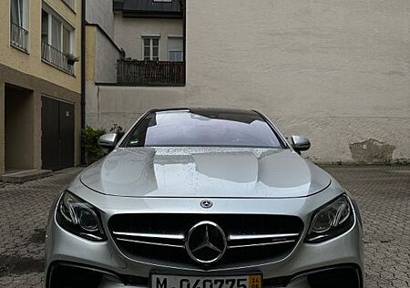 Mercedes-Benz E 63 AMG Mercedes-AMG E 63 S 4MATIC+ Autom. ...