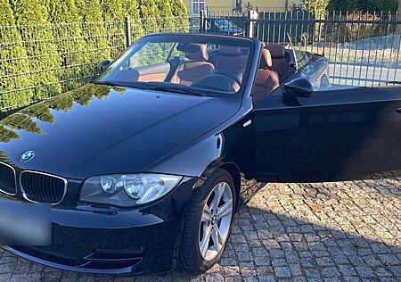BMW 118i Cabrio - M Paket + neue Allwetterreifen