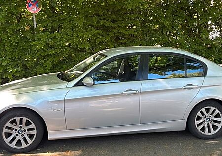 BMW 318i vor Facelift - TÜV bis 2027