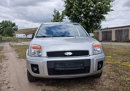 Ford Fusion 1,6 16V + Autom. +