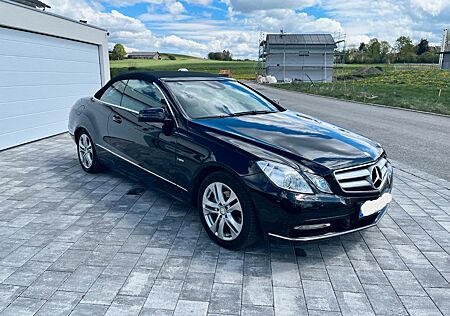 Mercedes-Benz E 250 Cabrio- Tempomat/ Nackenheizung/Leder