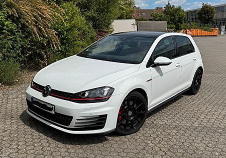 VW Golf Volkswagen GTI VII Performance 169kW Panorama