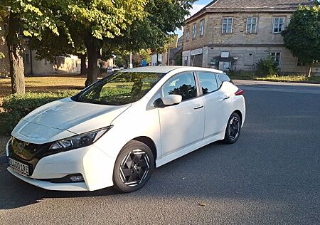 Nissan Leaf 150 PS 39KWH Acenta Acenta