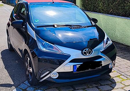 Toyota Aygo (X) Aygo (X) 1,0-l-VVT-i x-wave x-wave