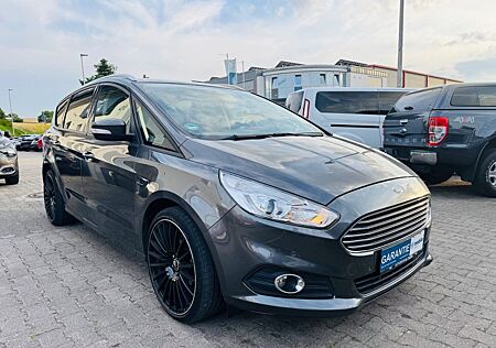 Ford S-Max +7.Sitze+AHK+20.ZOLL+2xPDC+APPLE