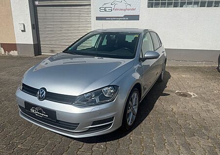 VW Golf Volkswagen VII Lim. Cup BMT *NAVI*PDC*SHZ*