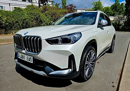 BMW X1 xDrive25e XLine/ Head-Up /Panora /Harman