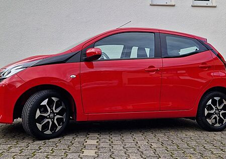 Toyota Aygo (X) Aygo (X) 1,0-l-VVT-i x-play Klima, Kamera,