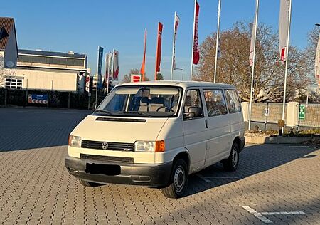 VW T4 Caravelle Volkswagen 2,5-l-Diesel TDI 65kW Standard