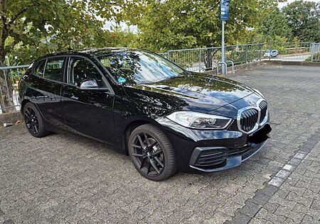 BMW 118i - Navi - PDC - SHZ - Tempomat - Klima