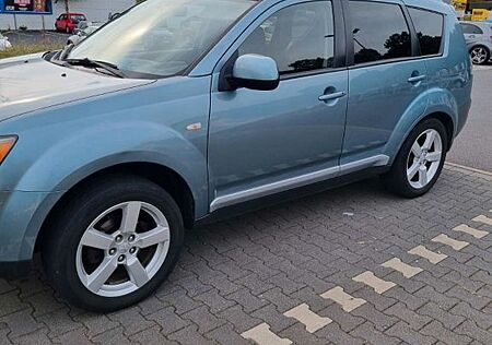 Mitsubishi Outlander 2.0 DI-D Inform Inform 4×4